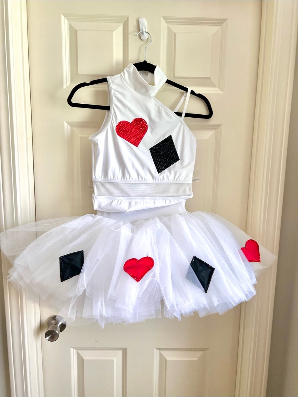 Girls white two-piece card-themed dance costume set Size AS
